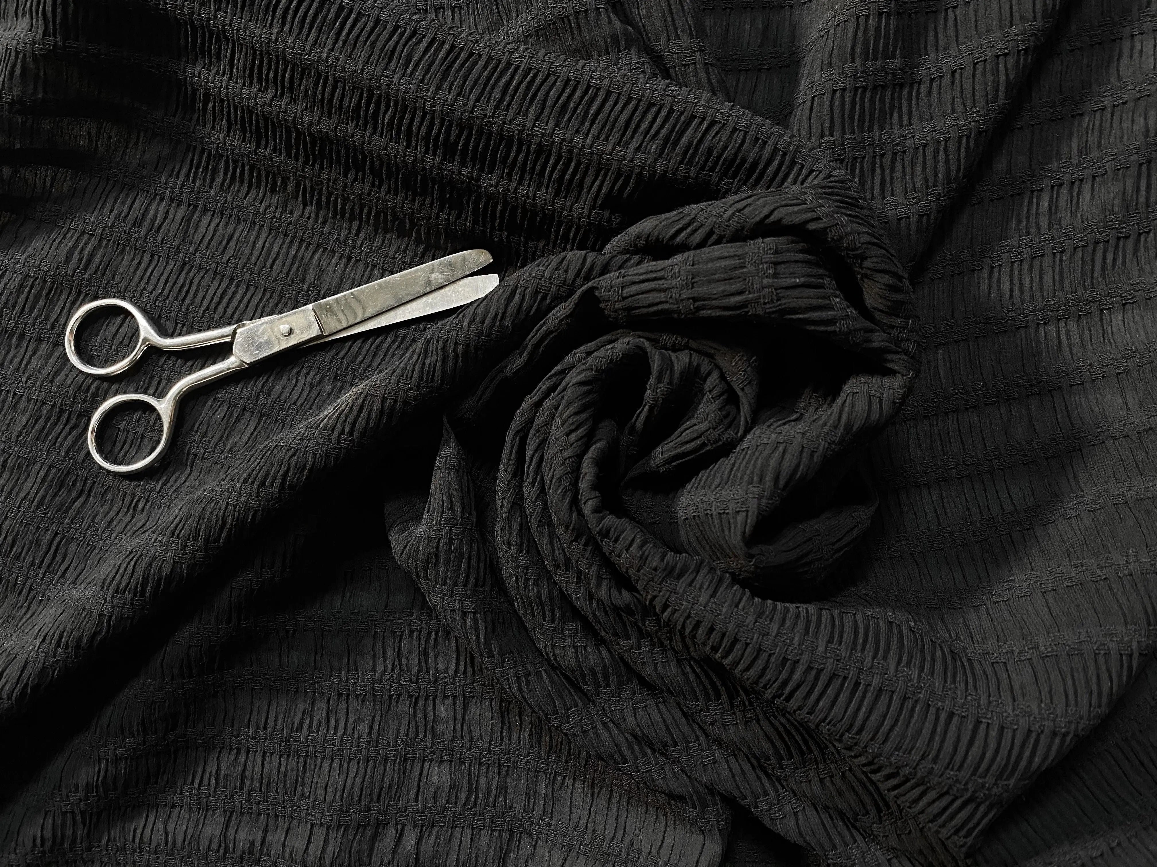 CRÊPON RAYURES HORIZONTALES NOIRE 96%VISCOSE - My Little Coupon - tissu - coudre