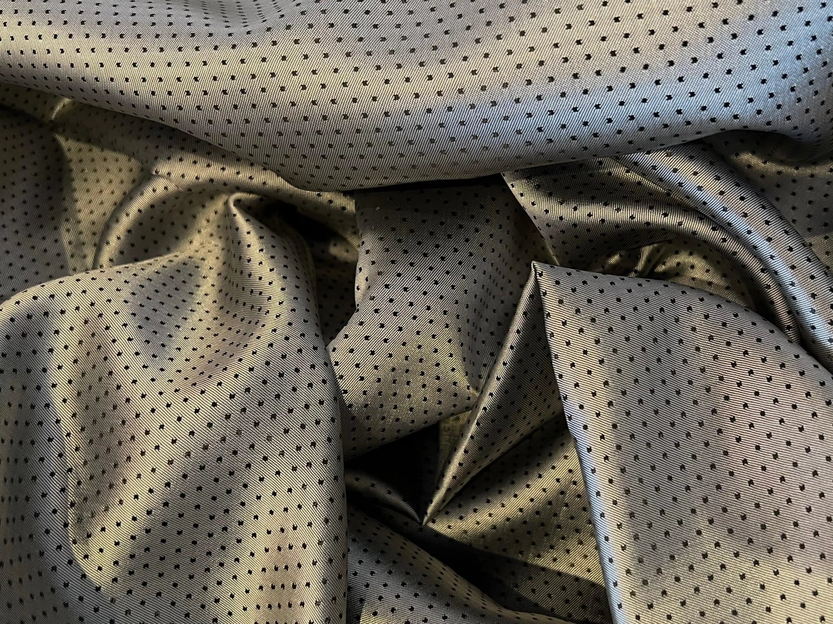 DOUBLURE SATIN FANTAISIE GRIS ARGENT POINTILLÉS TISSÉS - My Little Coupon - tissu - coudre