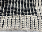 LAINAGE MANTEAU BOUCLETTE RECTANGLE BLANC CASSÉ SUR FOND NOIR - My Little Coupon - tissu - coudre