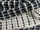 LAINAGE MANTEAU BOUCLETTE RECTANGLE BLANC CASSÉ SUR FOND NOIR - My Little Coupon - tissu - coudre