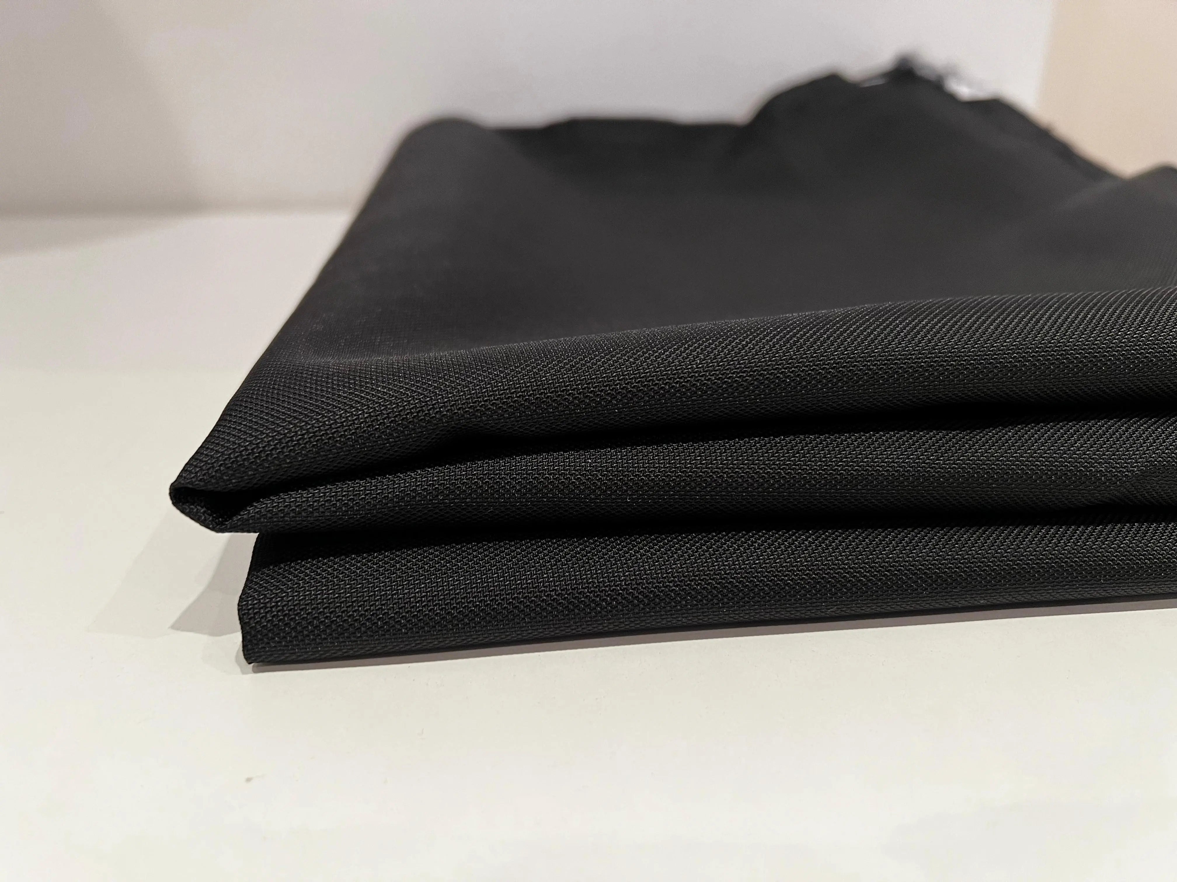 NYLON LOURD SPORTWEAR IMPERMEABLE NOIR - My Little Coupon - tissu - coudre