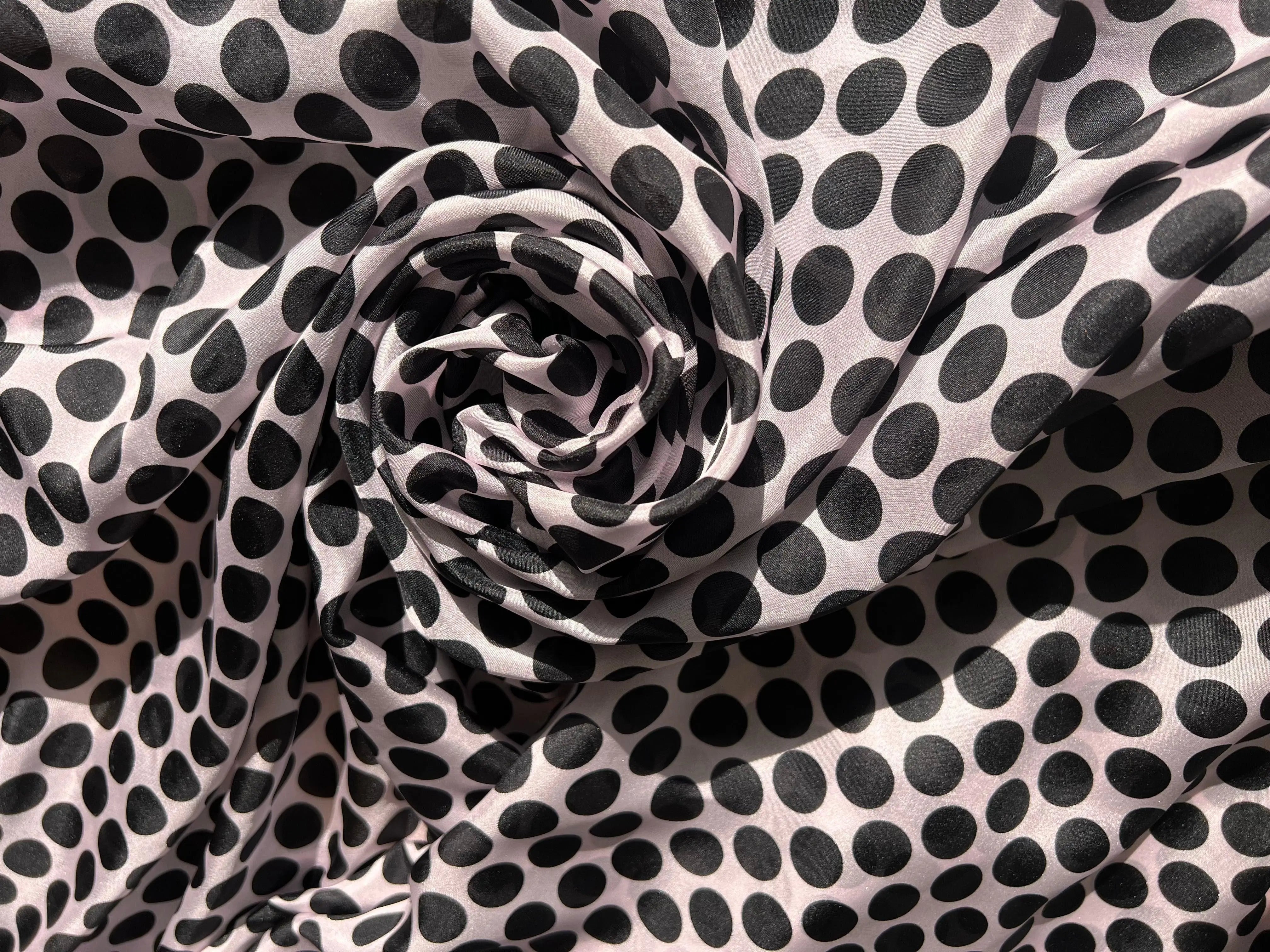 PONGÉ DE SOIE PASTILLES NOIRES SUR FOND ROSE - coupon de tissu de 3 mètres - My Little Coupon - tissu - coudre