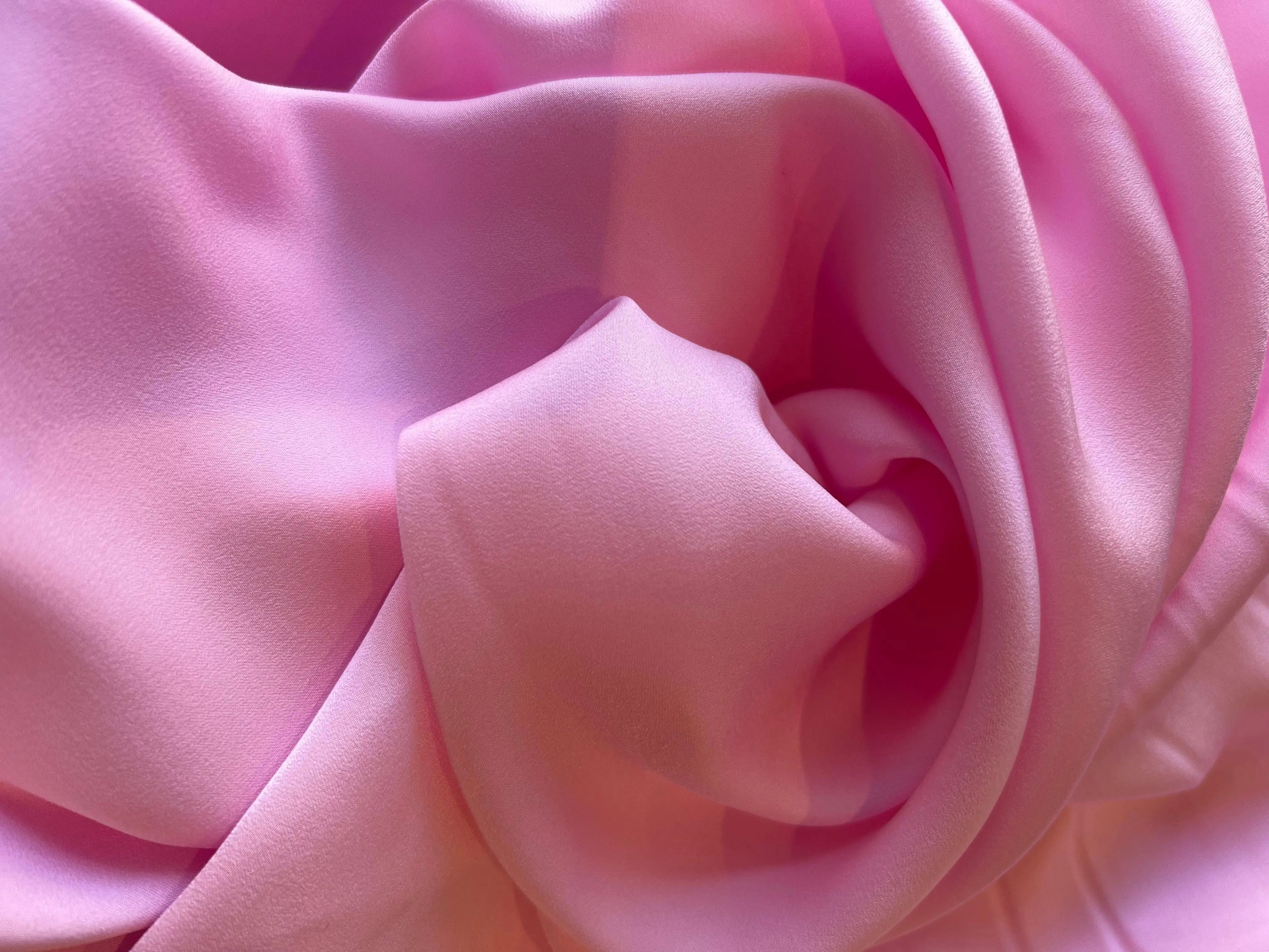 SATIN DE VISCOSE 100% ROSE BONBON - coupon de 3 mètres - My Little Coupon - tissu - coudre