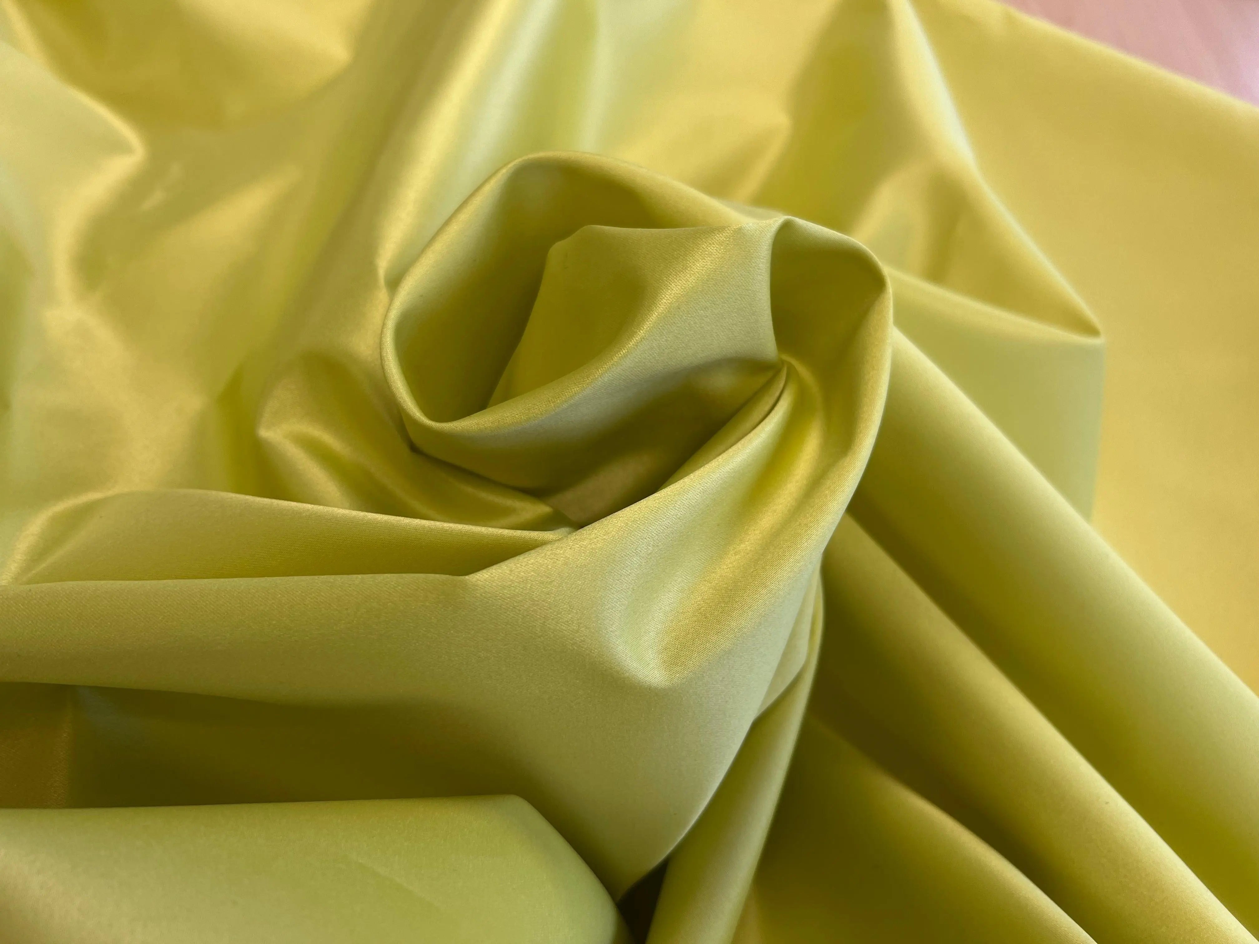 TAFFETAS ENDUIT VERT ANIS - coupon de 3 mètres - My Little Coupon - tissu - coudre