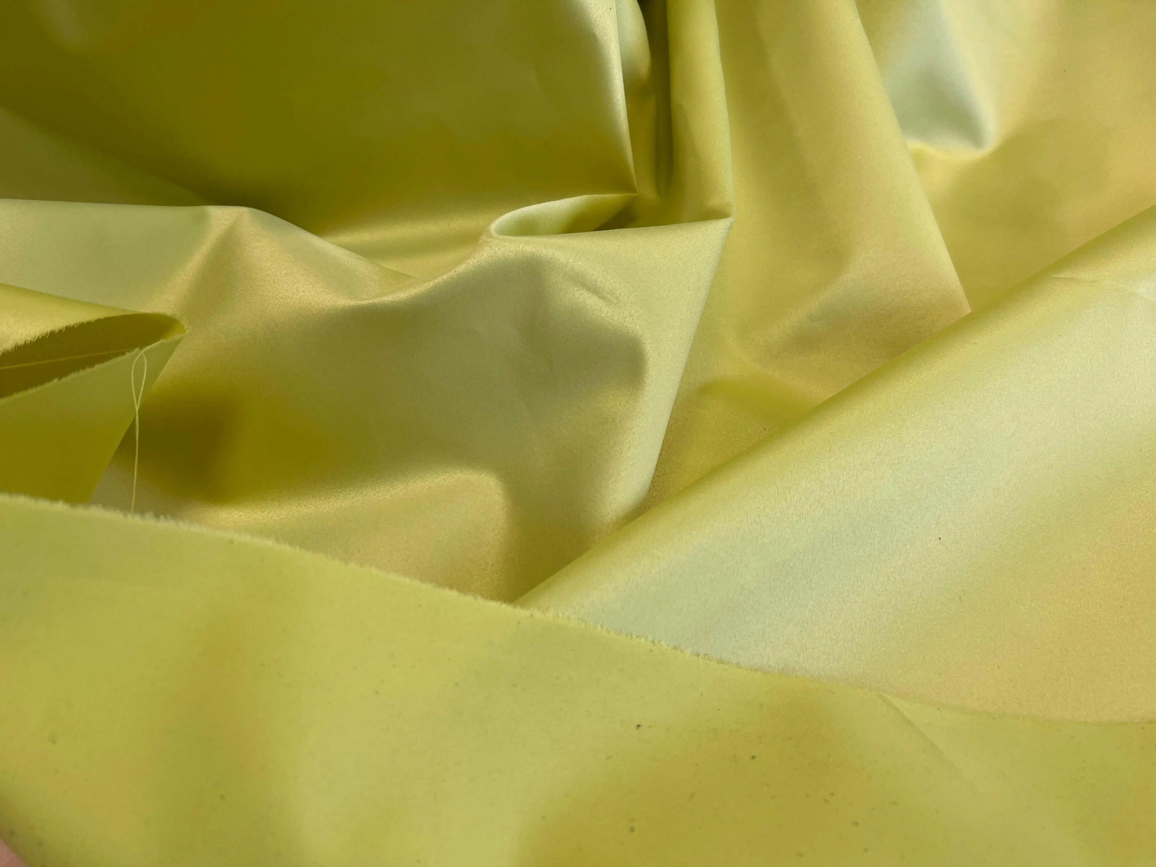 TAFFETAS ENDUIT VERT ANIS - coupon de 3 mètres - My Little Coupon - tissu - coudre