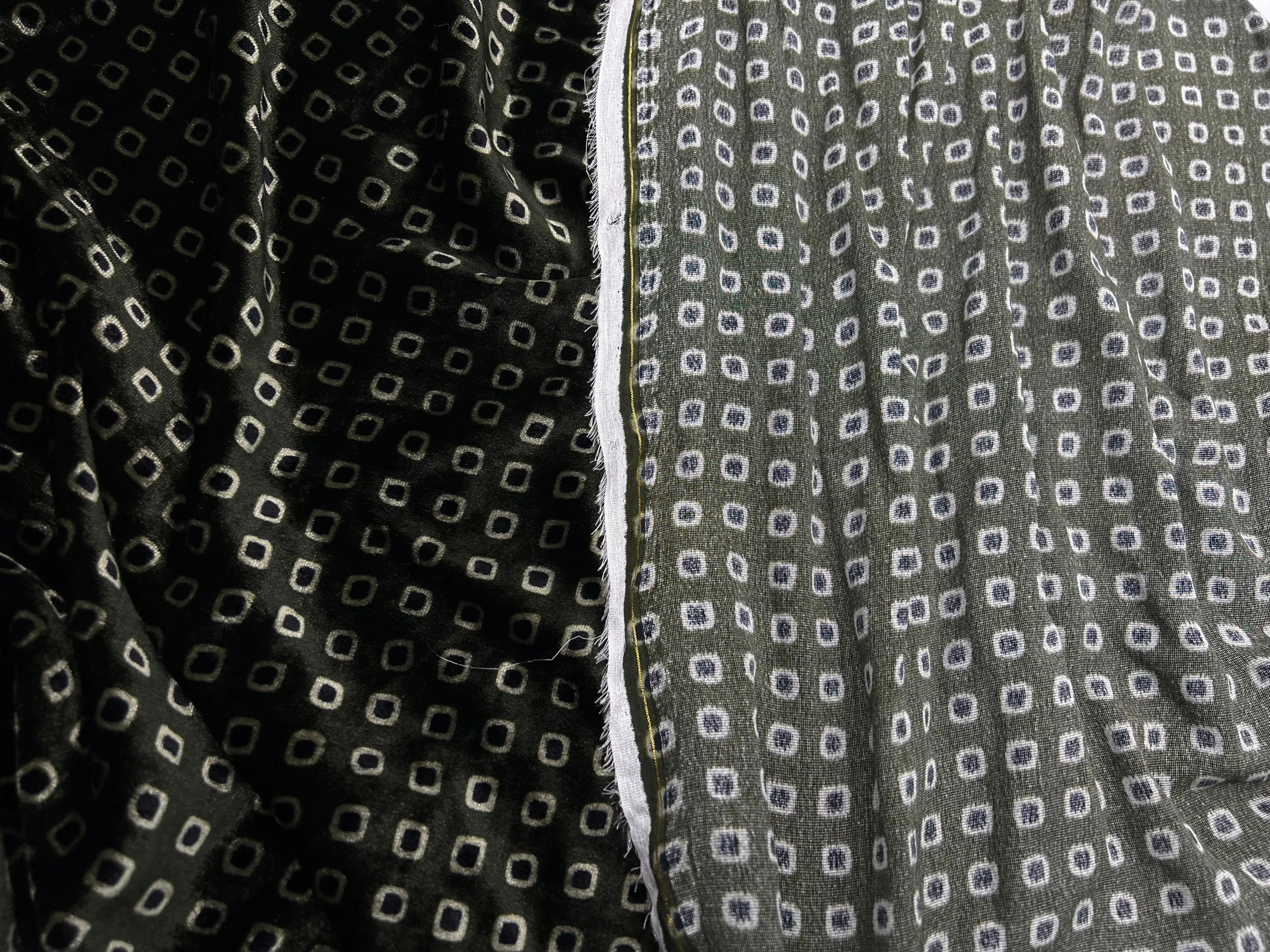 VELOURS LISSE FOND KHAKI FONCÉ PETITS MOTIFS - My Little Coupon - tissu - coudre