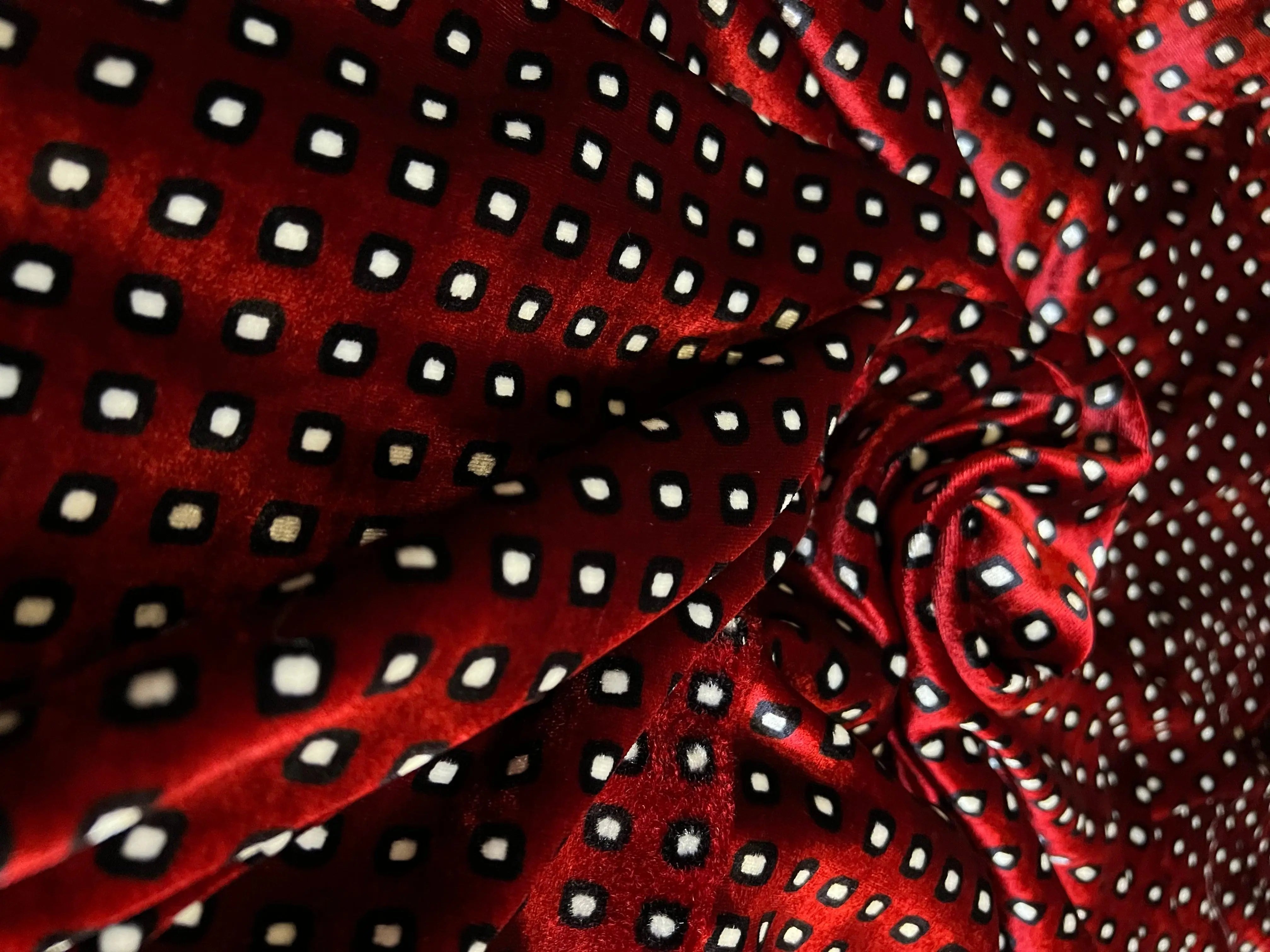 VELOURS LISSE FOND ROUGE PETITS MOTIFS 18% SOIE - coupon de 3 mètres - My Little Coupon - tissu - coudre