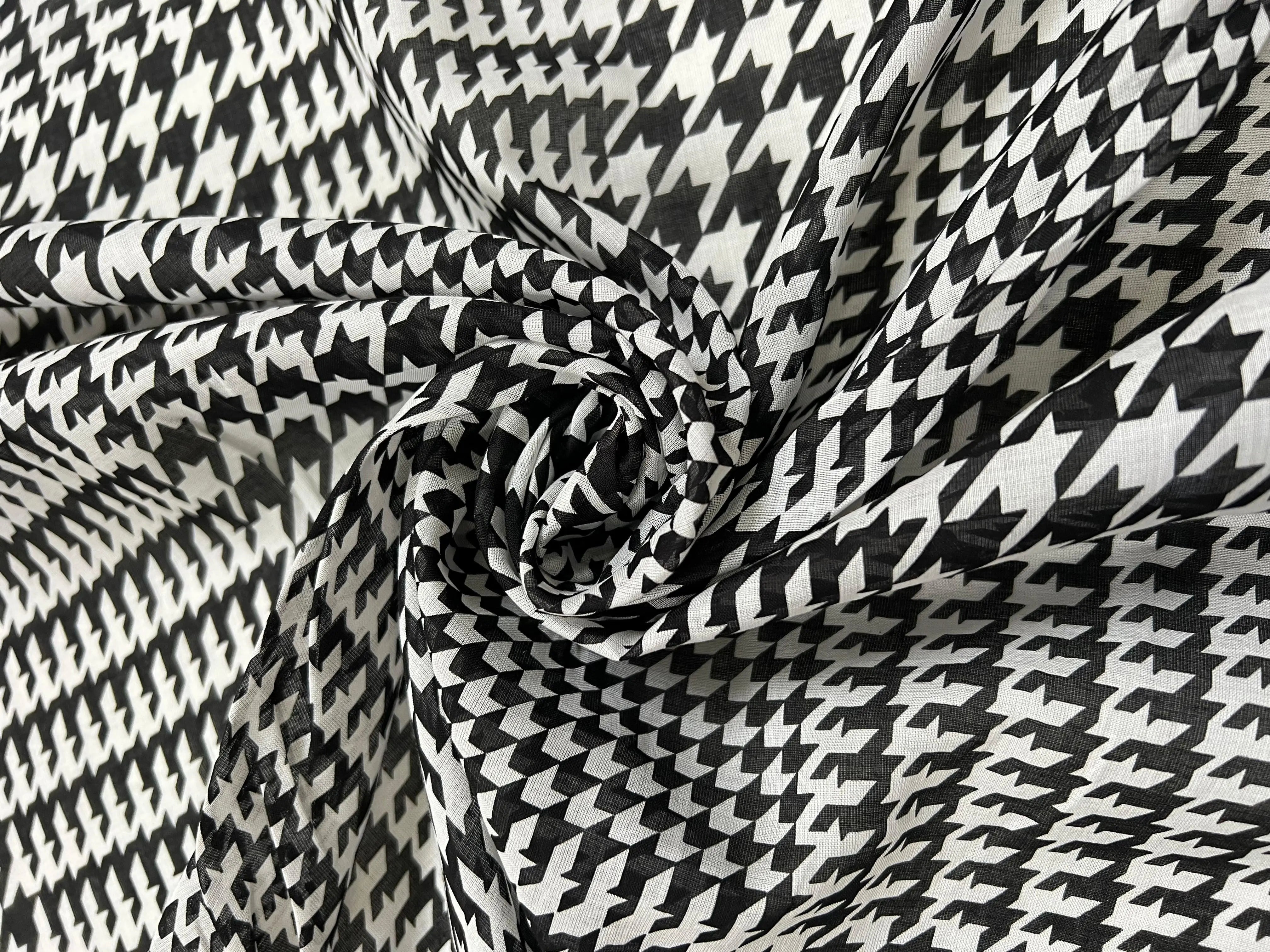 VOILE 100% COTON PEIGNÉ PIED DE COQ EN PRINCE DE GALLES NOIR ET BLANC - My Little Coupon - tissu - coudre